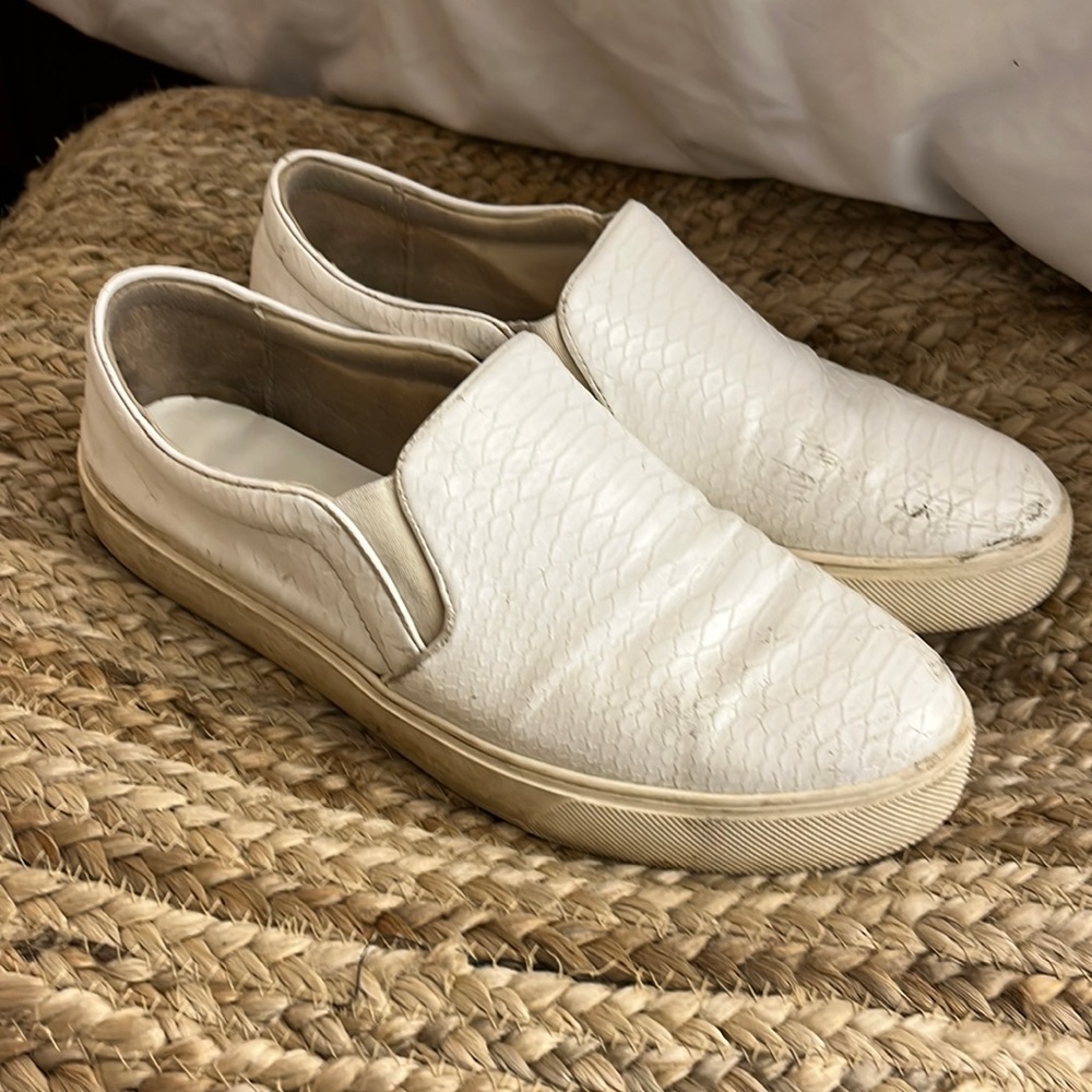 Aldo’s slip inside